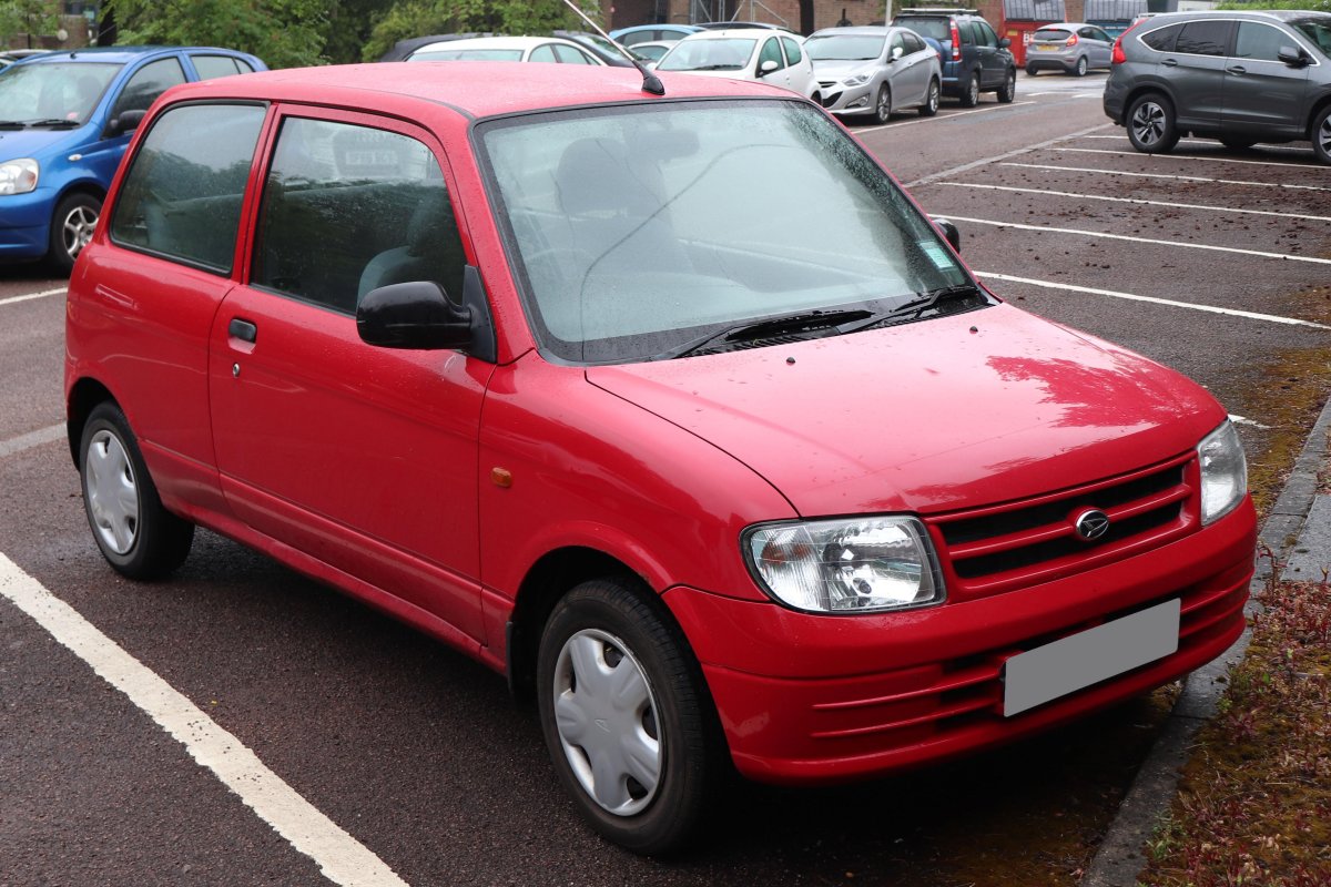 Daihatsu Mira l700