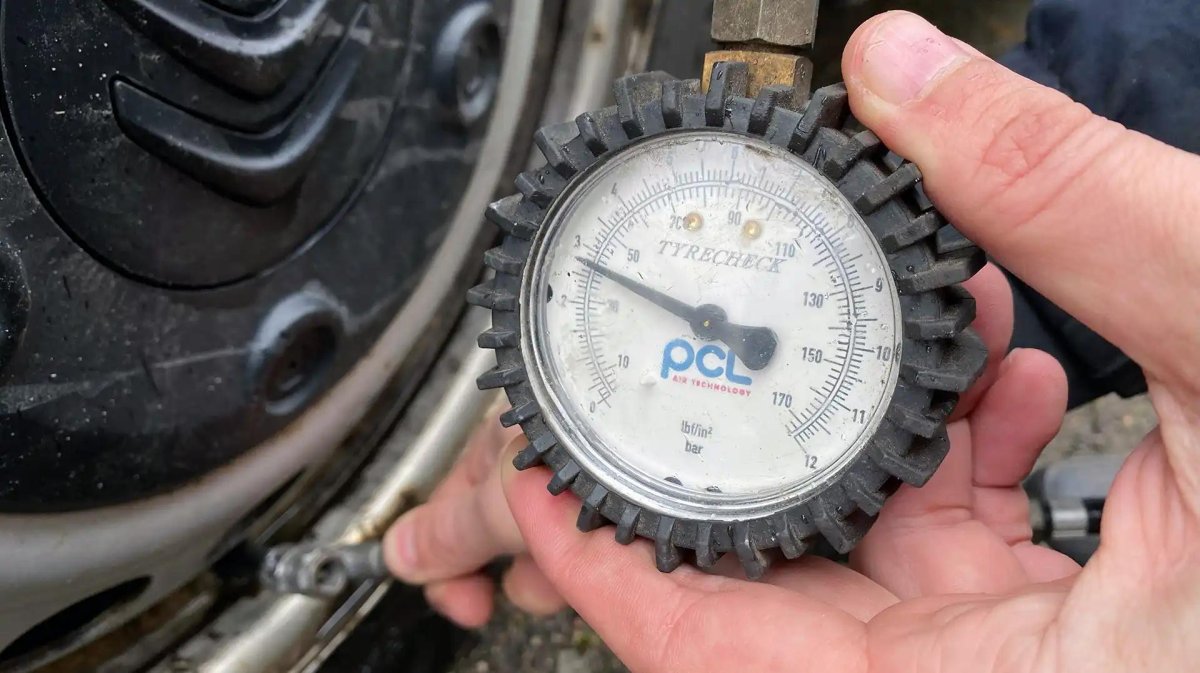 Какое давление должно быть в шинах 2115