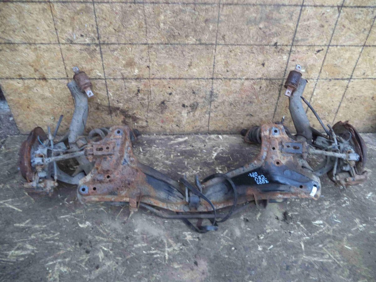 Задняя балка Хонда СРВ 2 поколения