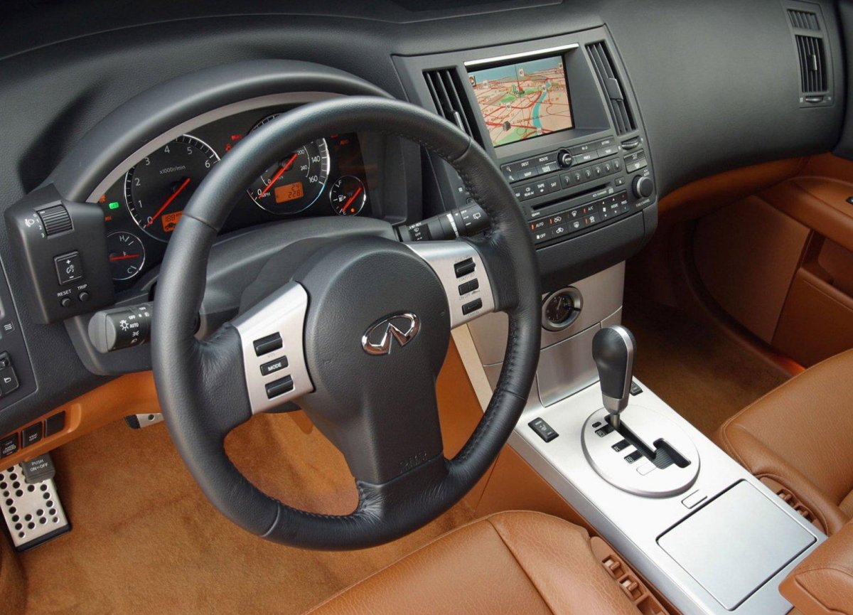 Инфинити ФХ 35 салон