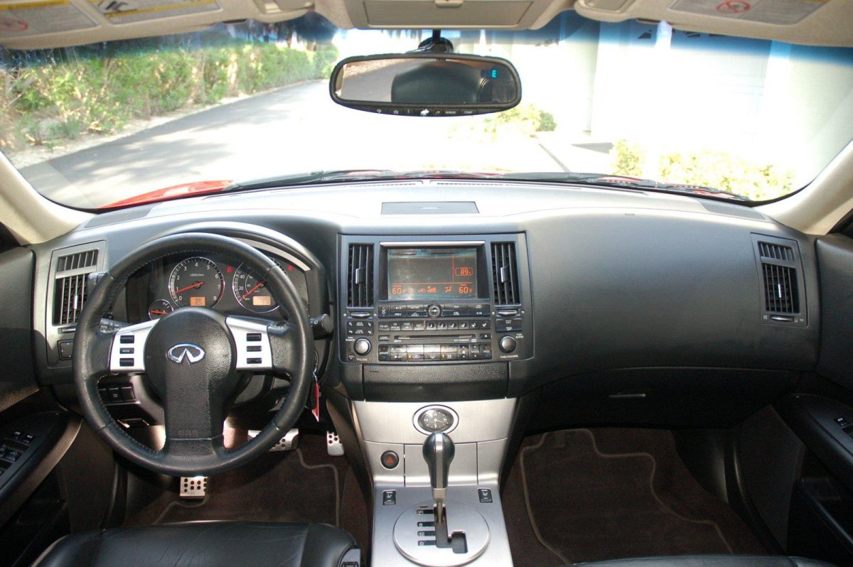 Infiniti fx35 2003 Interior