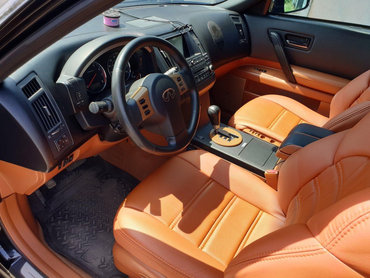 Инфинити fx35 салон