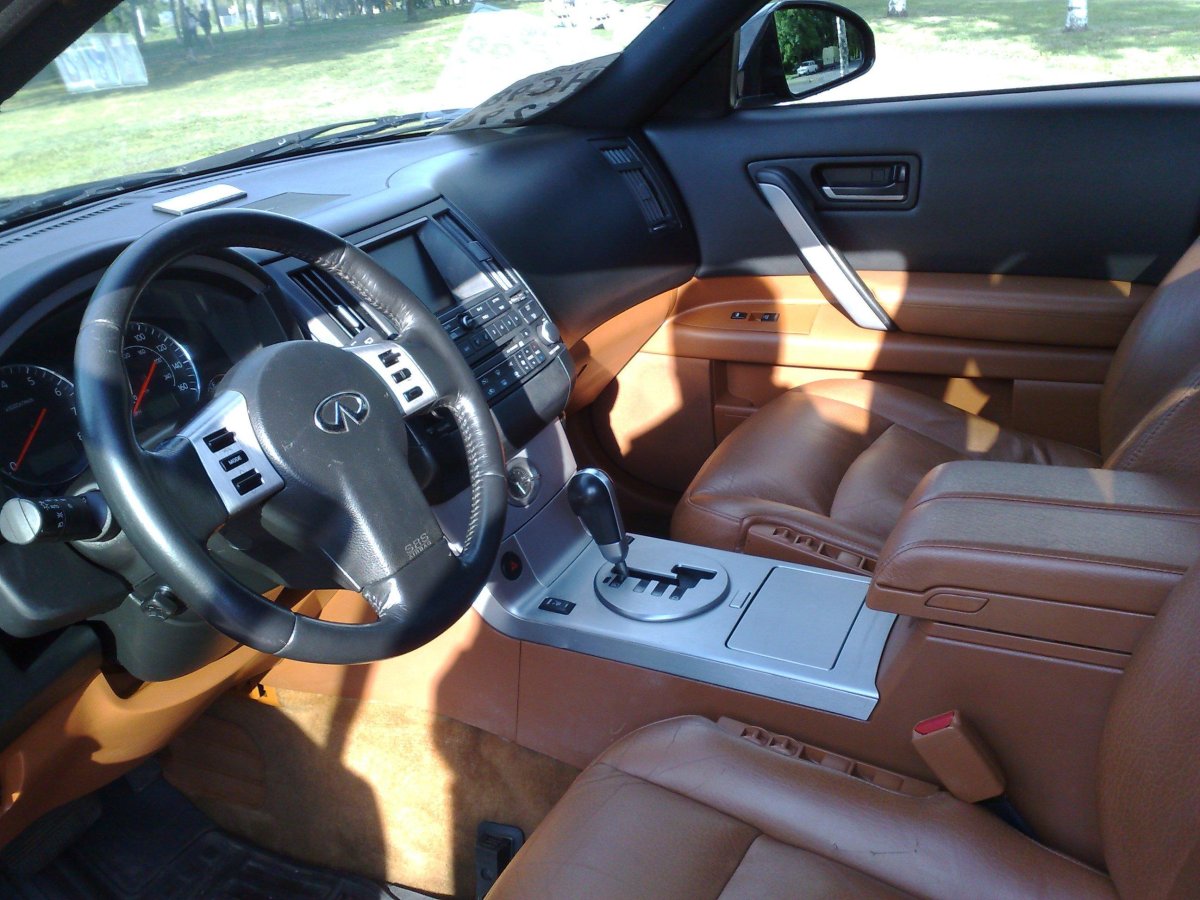 Инфинити ФХ 35 салон