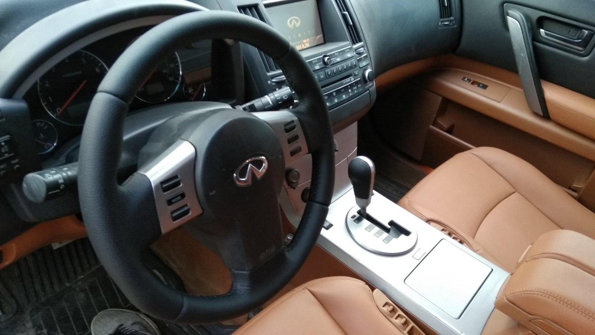 Инфинити fx45 салон