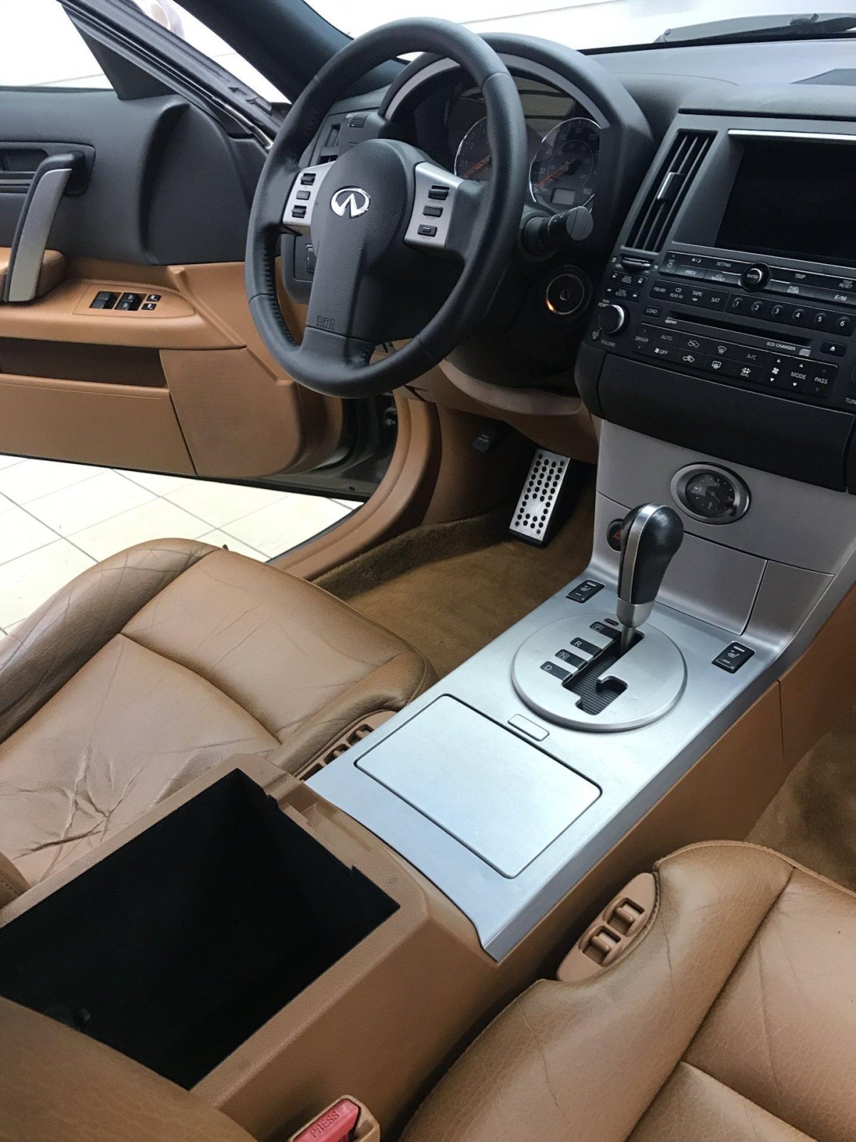 Инфинити fx35 2003 салон