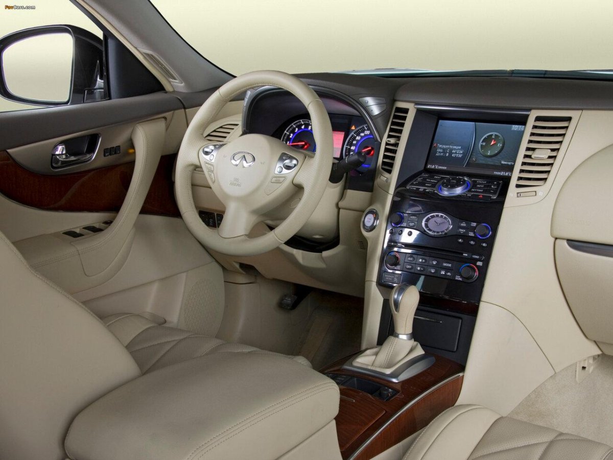 Инфинити fx35 белый салон