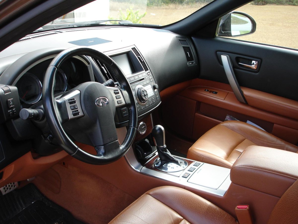 Инфинити fx45 салон