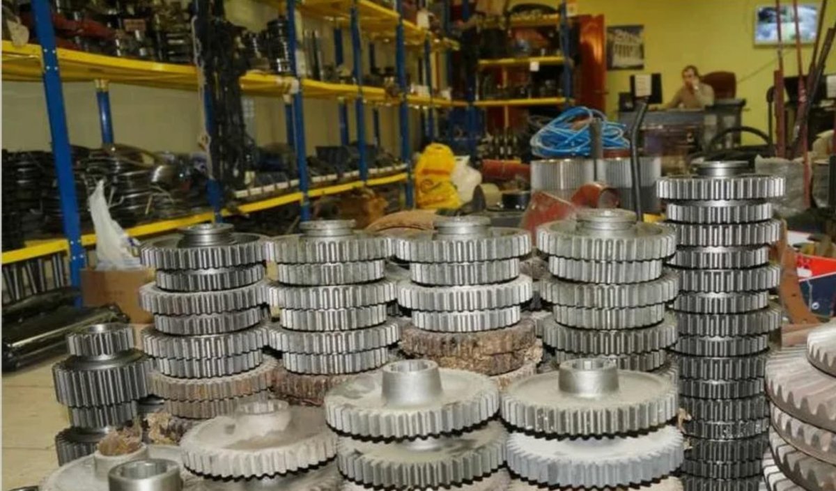 Склад автозапчастей