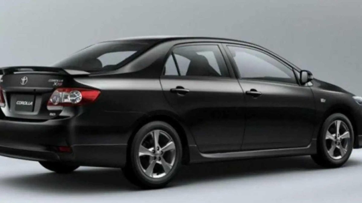 Toyota Corolla Altis 2012