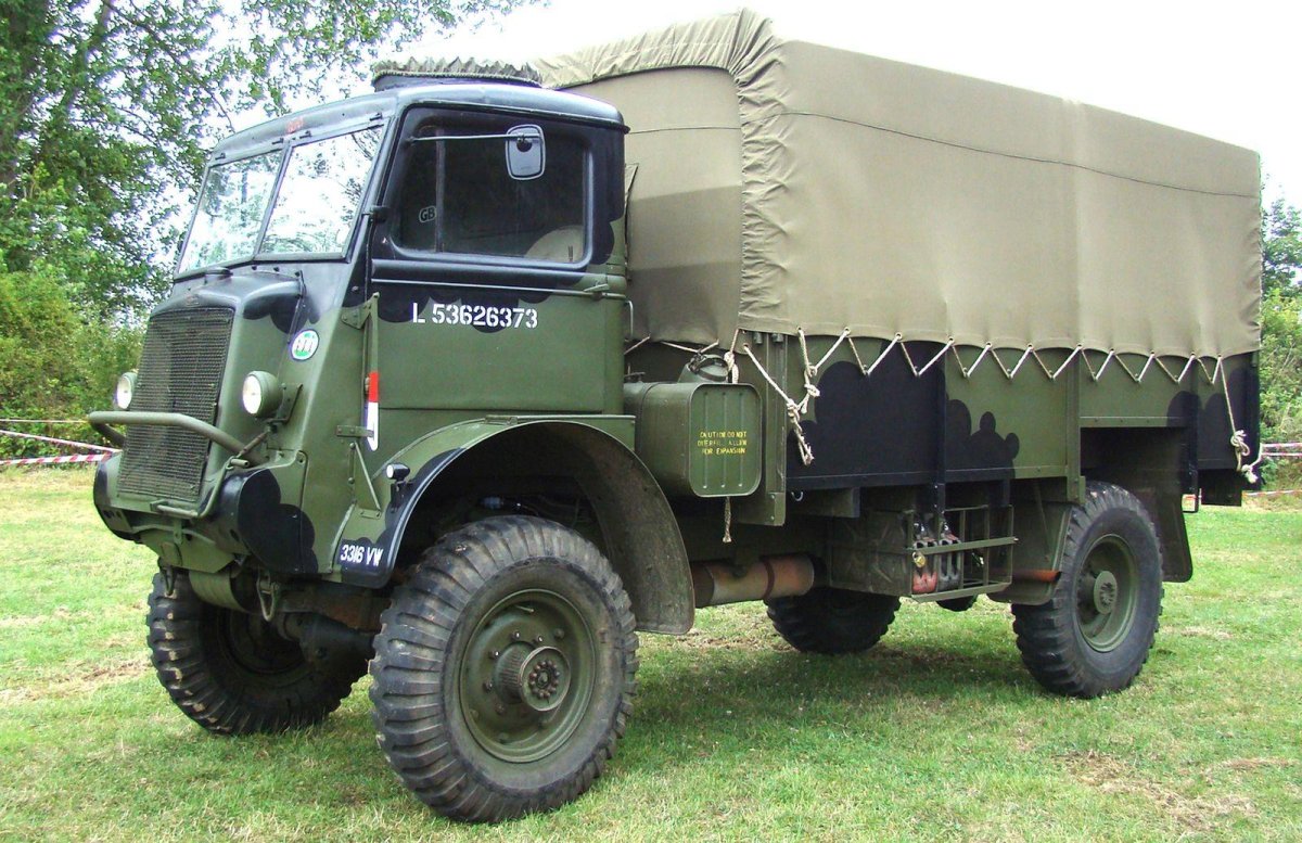 Грузовик Bedford QLD