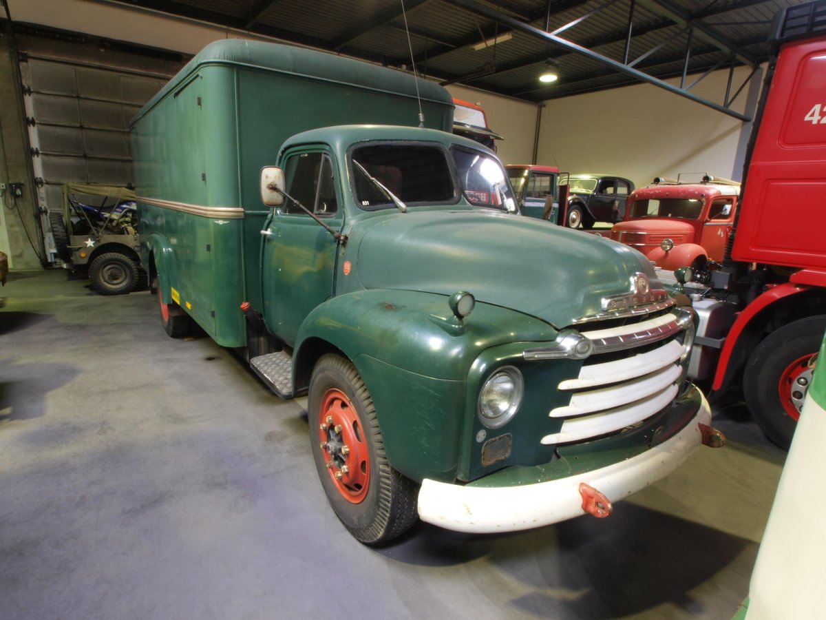 Bedford автомобиль