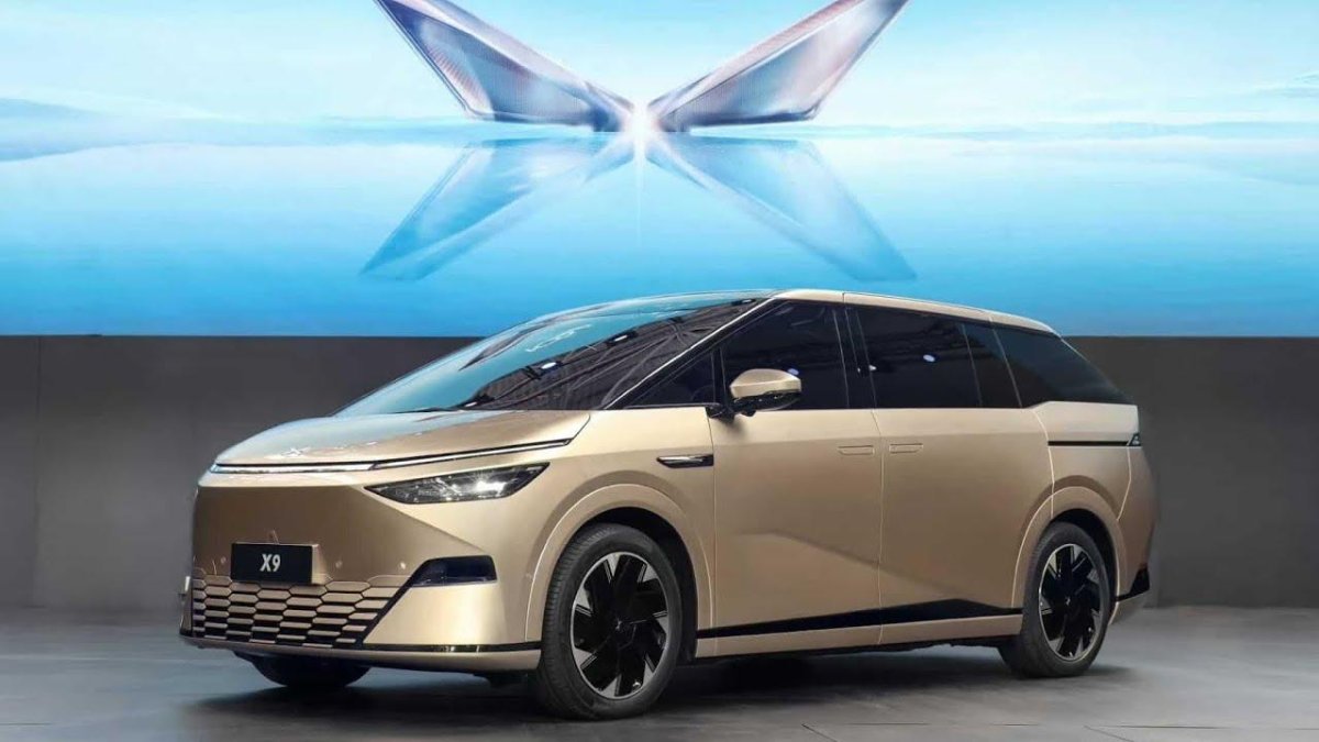 Xpeng x9 MPV