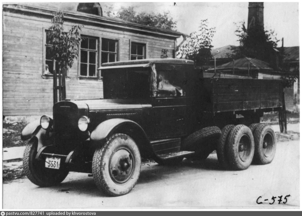 Грузовой автомобиль ЗИС-6