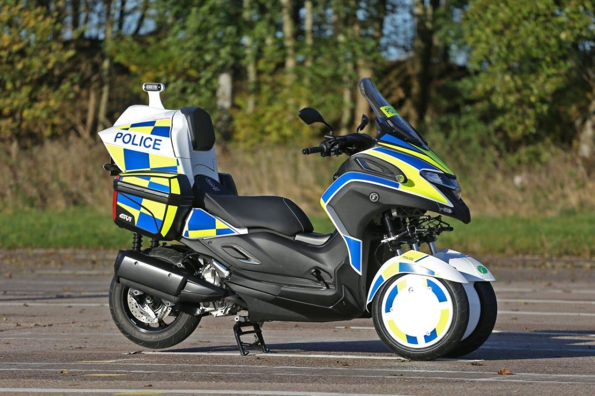 Полицейский скутер