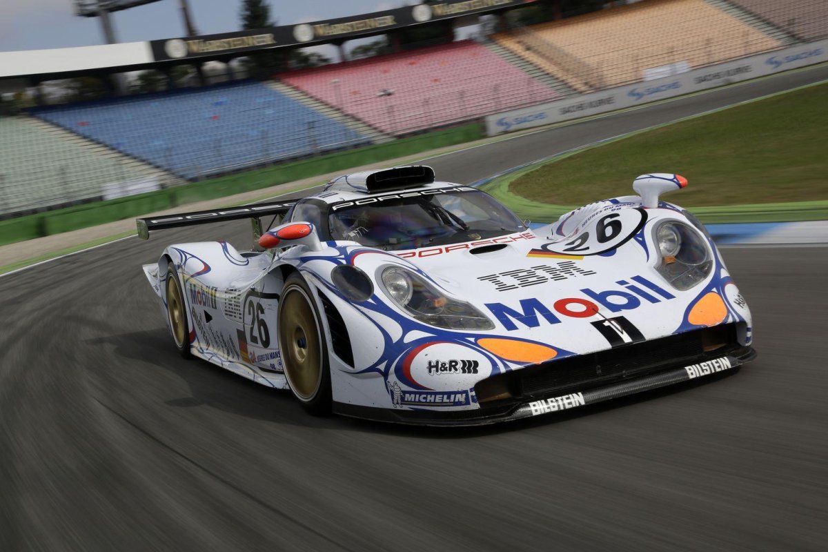 Porsche 911 gt1 le mans