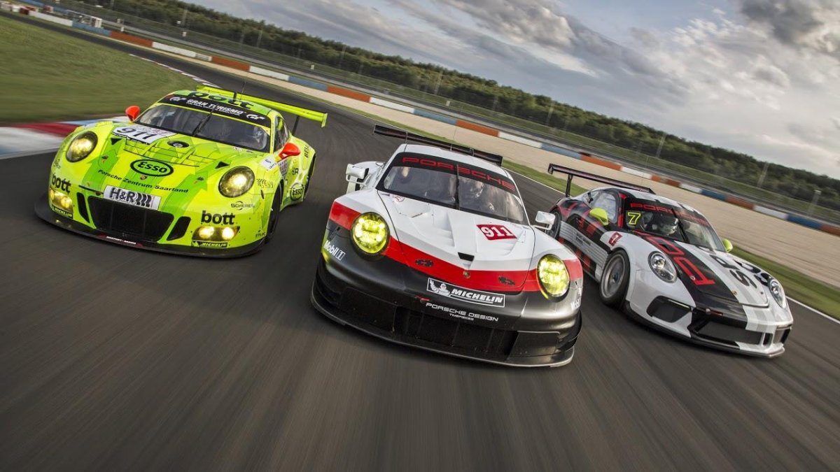 Гоночный Порше 911