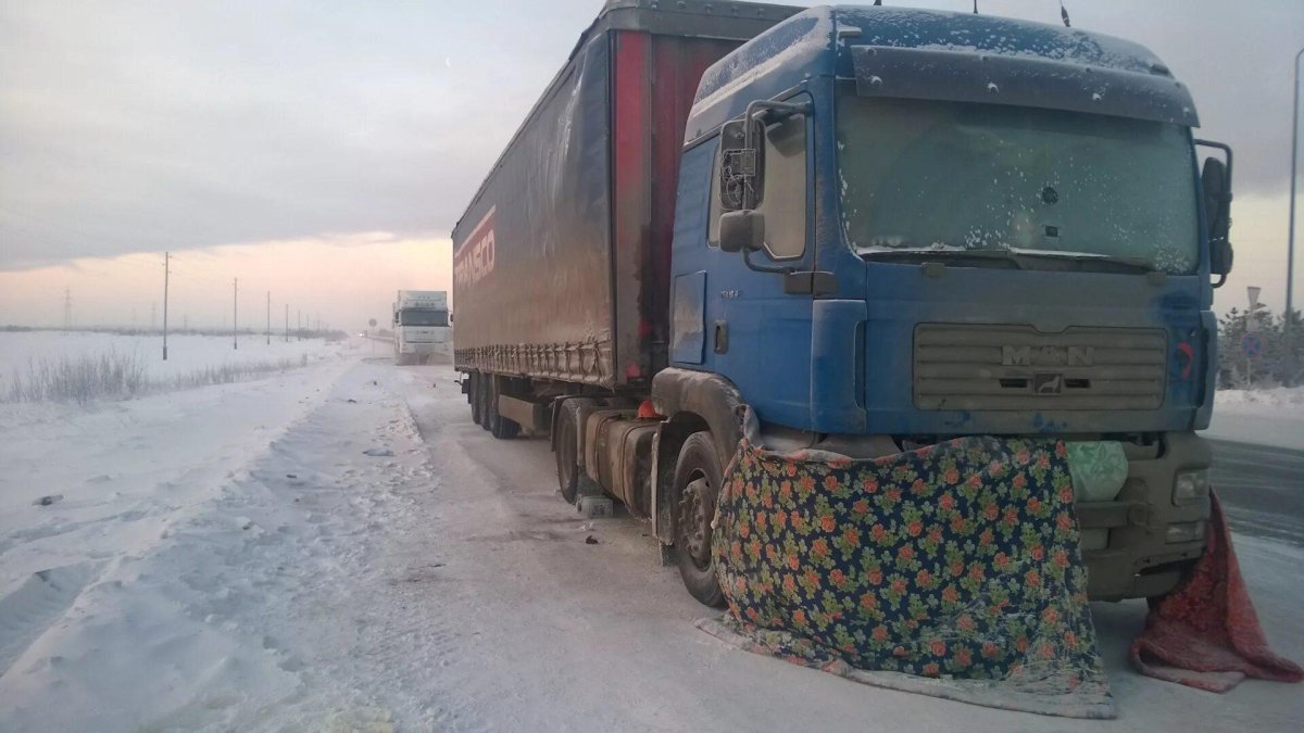 Грузовик на трассе