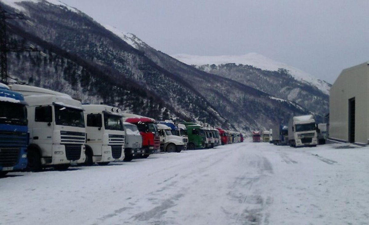 Верхний Ларс Грузовики
