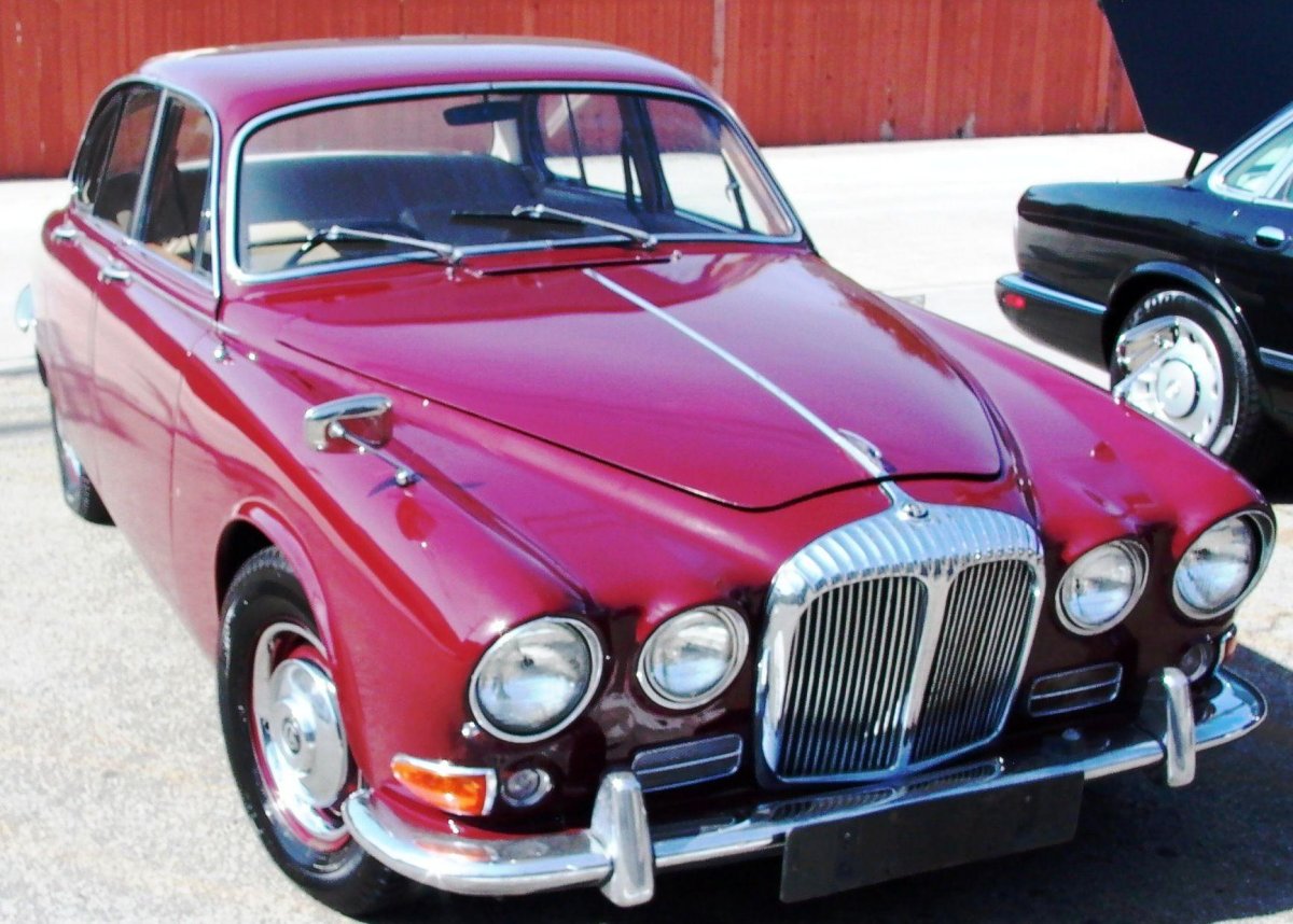 Мерседес Даймлер Бенц