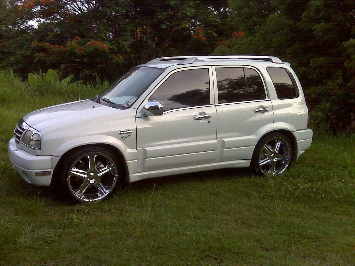Suzuki Grand Vitara 1