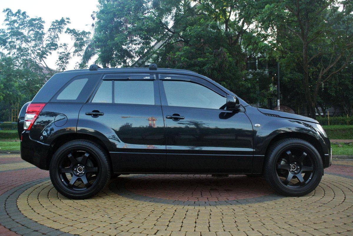 Suzuki Grand Vitara r19