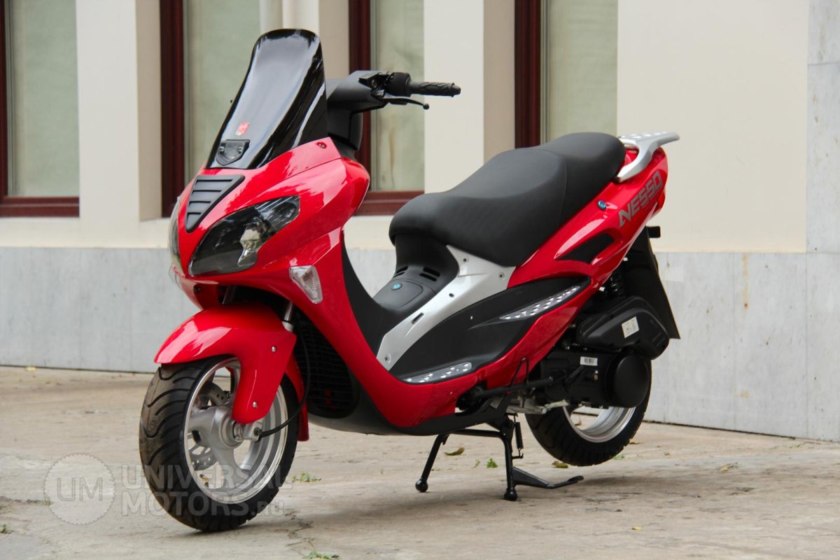Скутер Nesso 125