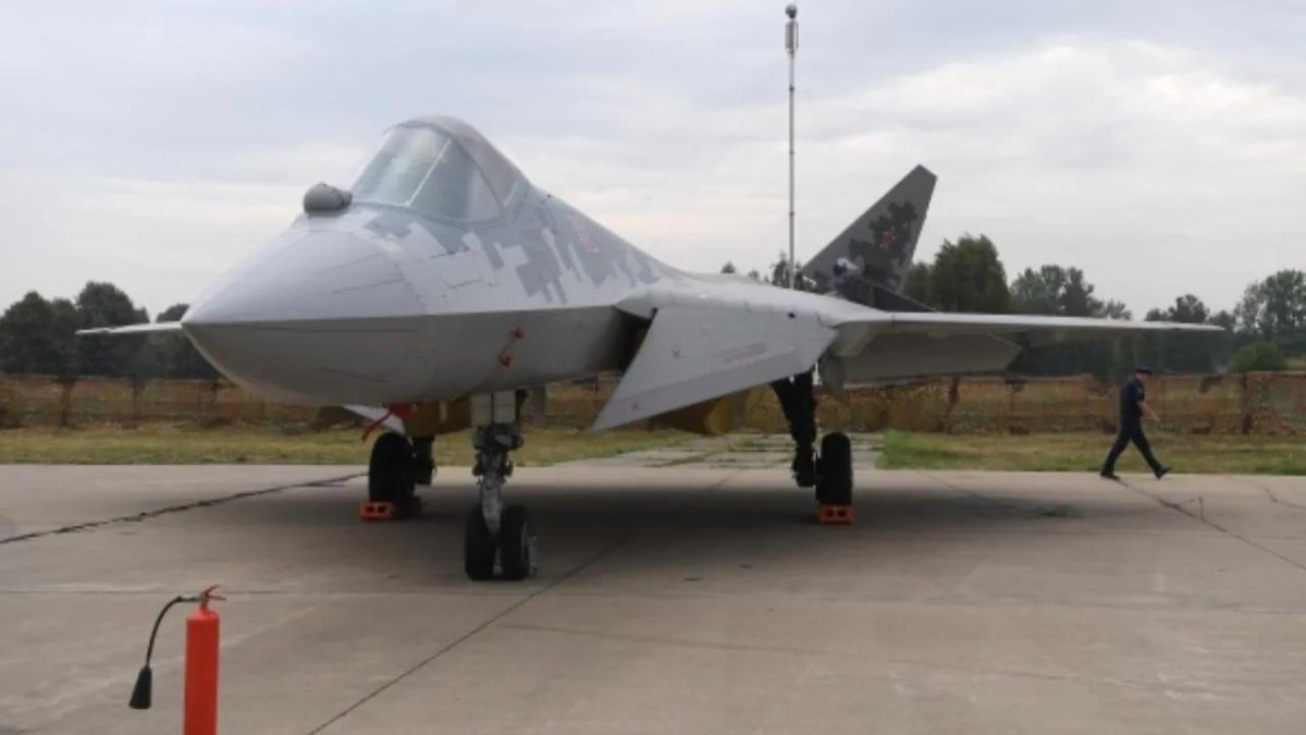 Истребитель 5 поколения России Су-57