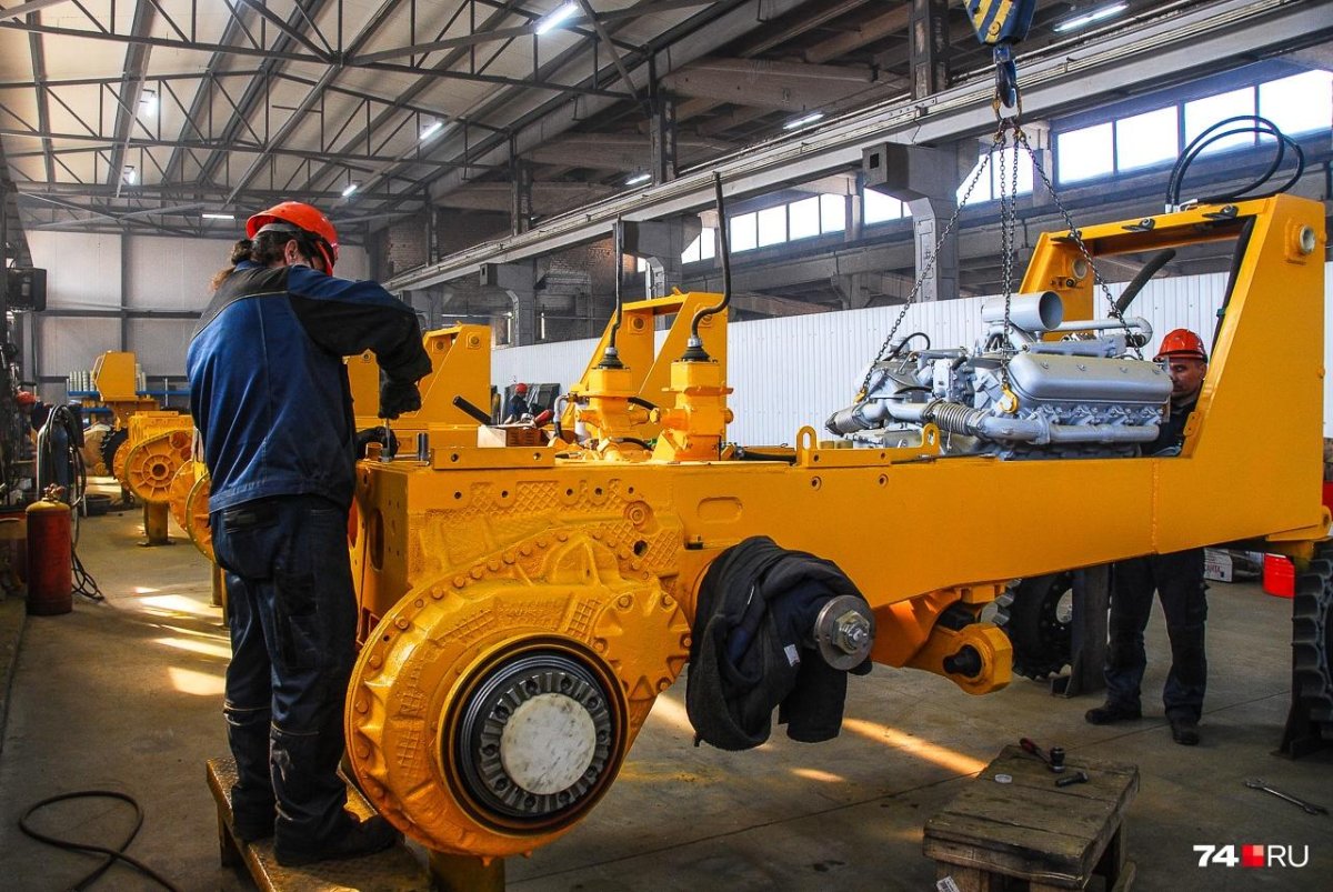 Уральский завод погрузчик Саккулово