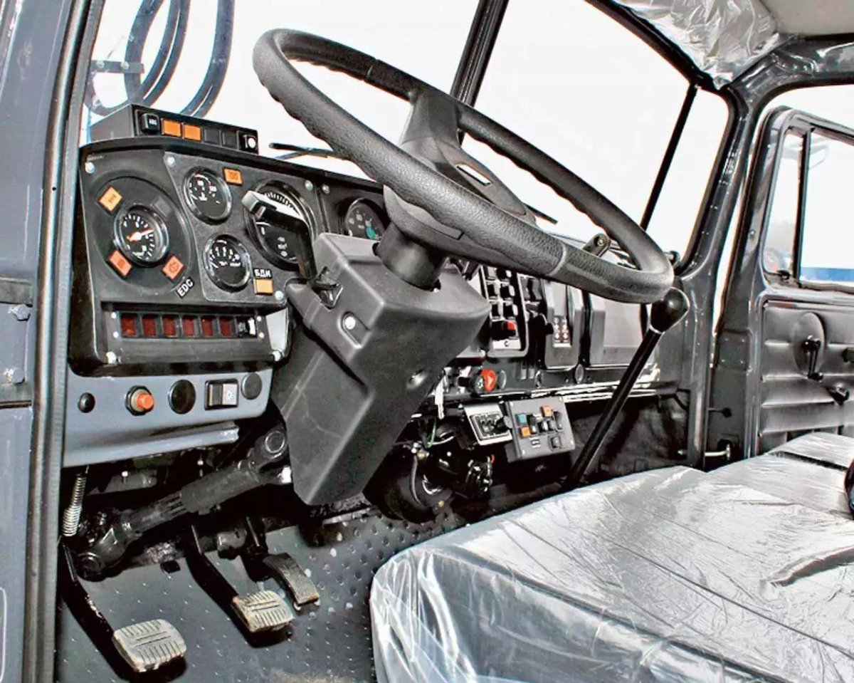 Урал 4320 салон