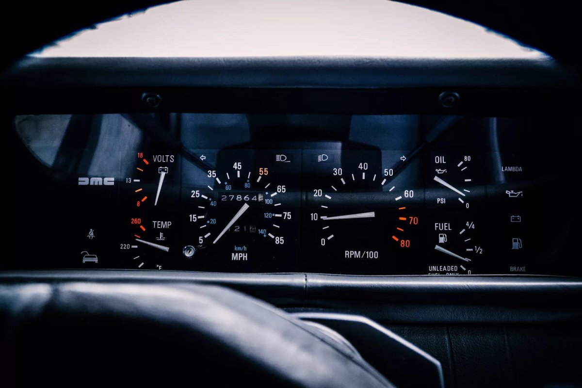 DMC 12 приборка