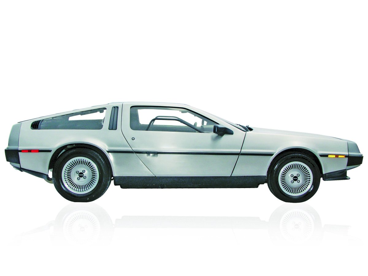 DELOREAN DMC-12 вид сбоку