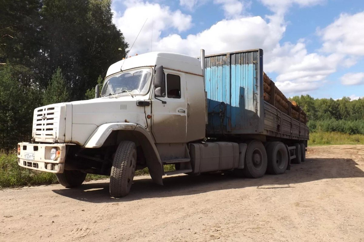Грузовик ЗИЛ 4331 тягач