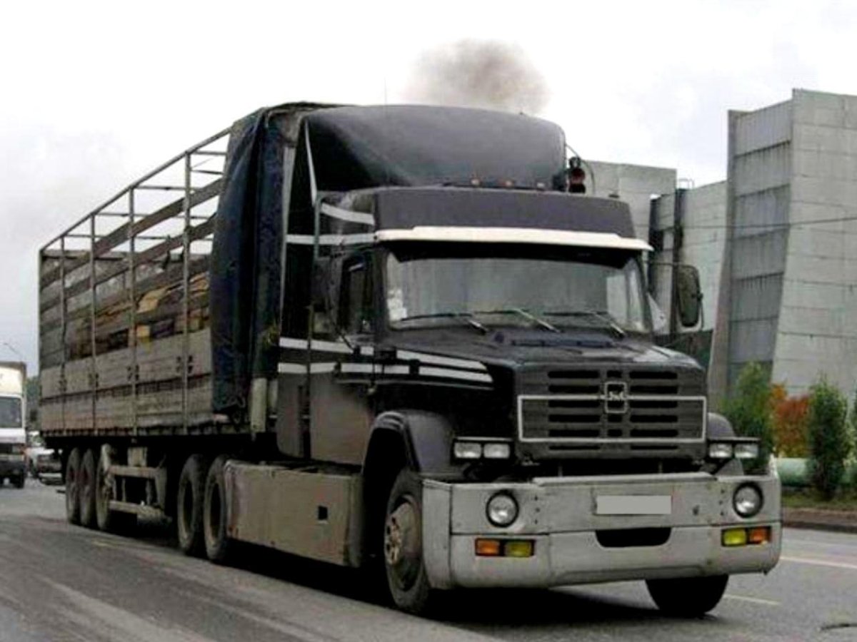 Тягач ЗИЛ 630902