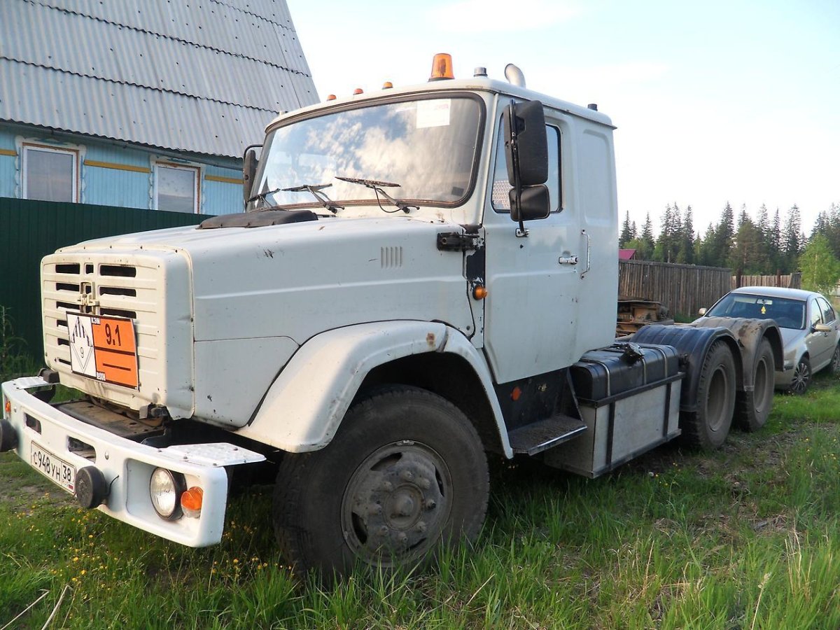 ЗИЛ 4331 тягач