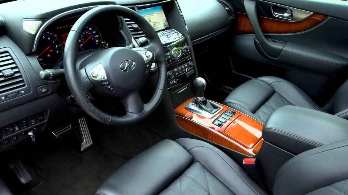 Инфинити ФХ 35 салон