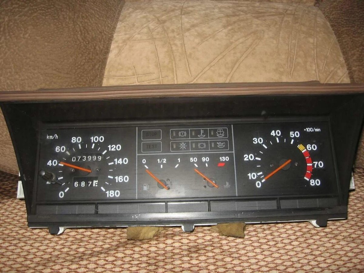 Электронный щиток приборов ВАЗ 2109