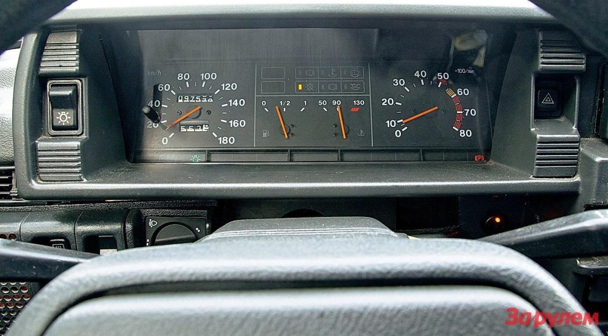 Приборная панель ВАЗ 21099