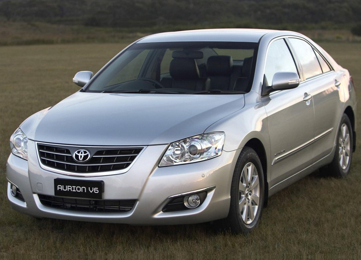 Тойота Аурион 2006