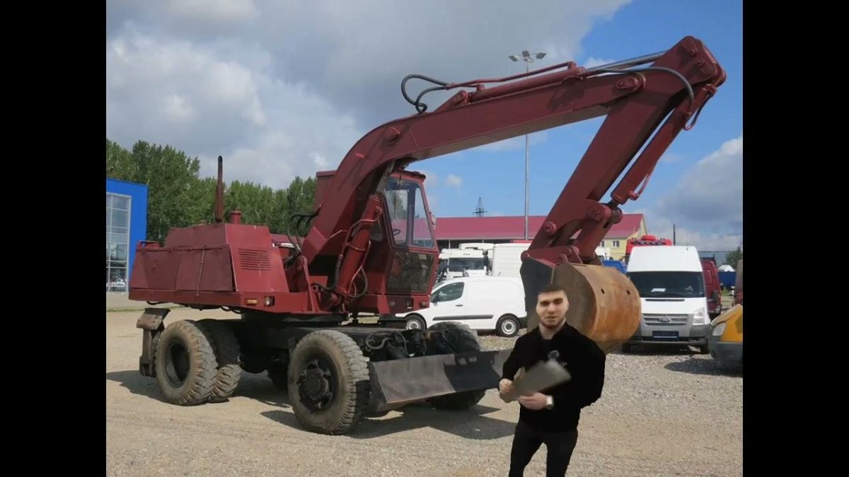 ЭО-3323 экскаватор