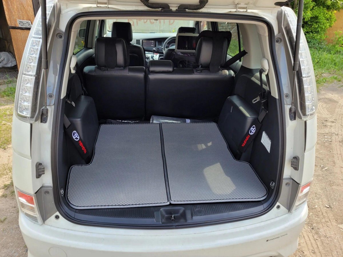 Багажник на Исис