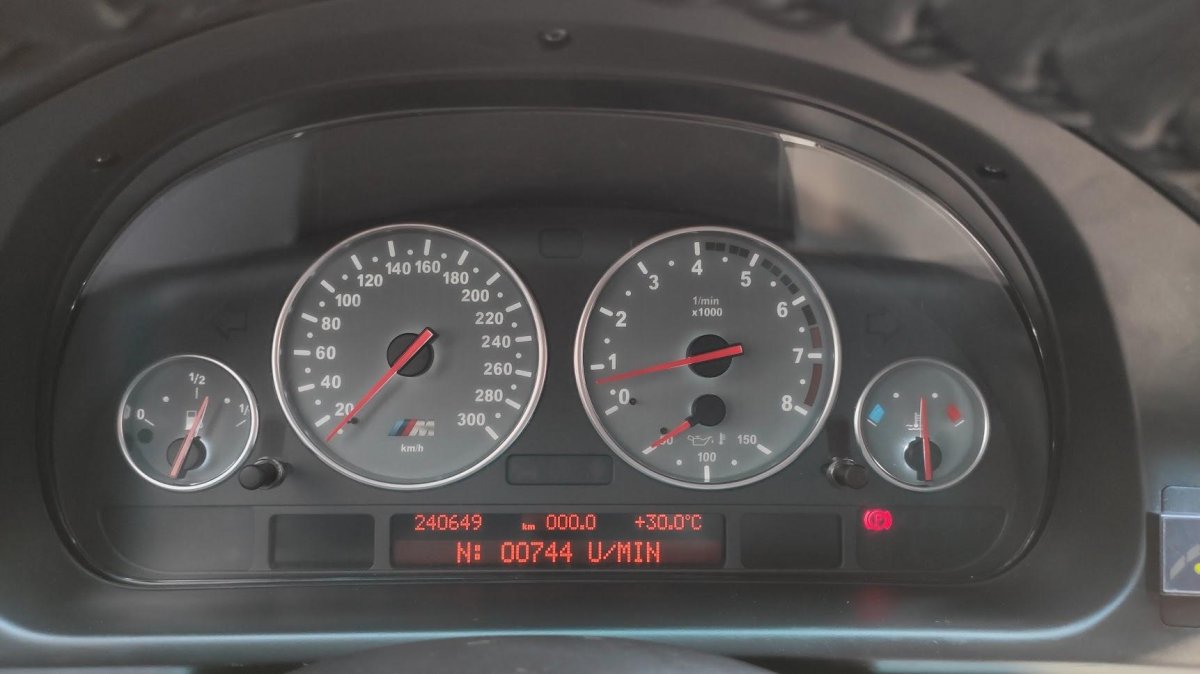 Приборная панель м5 е39