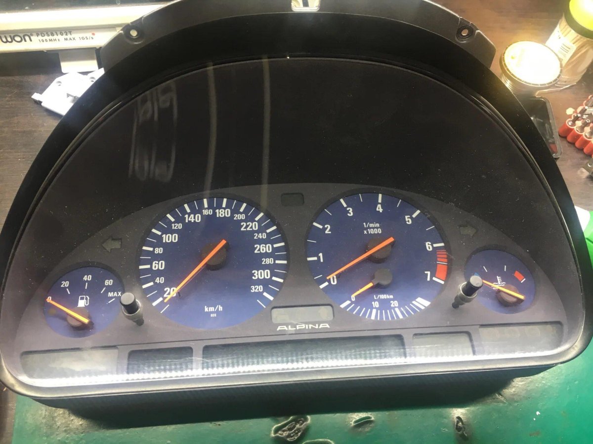 Приборная панель e39