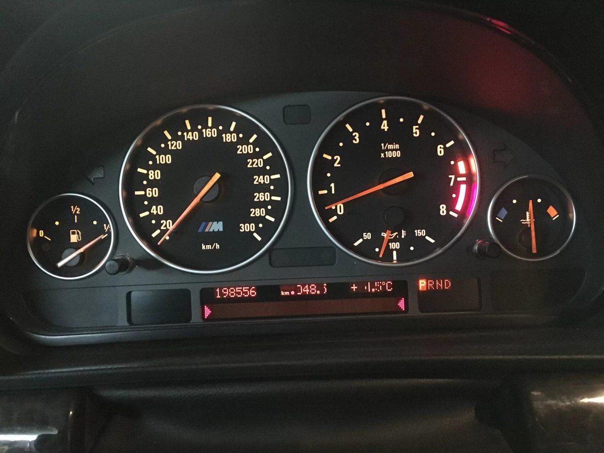 БМВ е39 м5 прибор панели