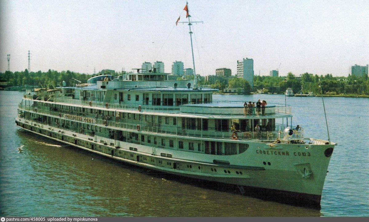 Речной дизель электроход Советский Союз