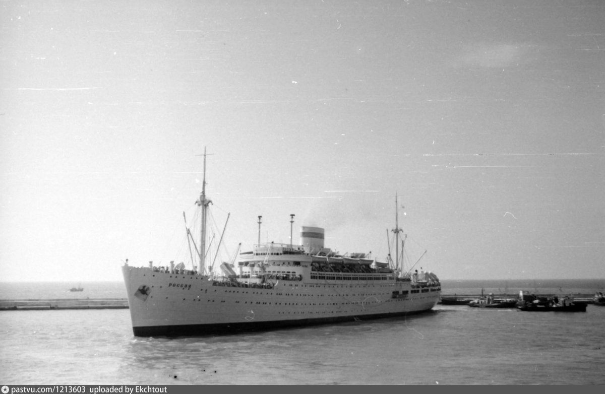 Речной дизель электроход Советский Союз