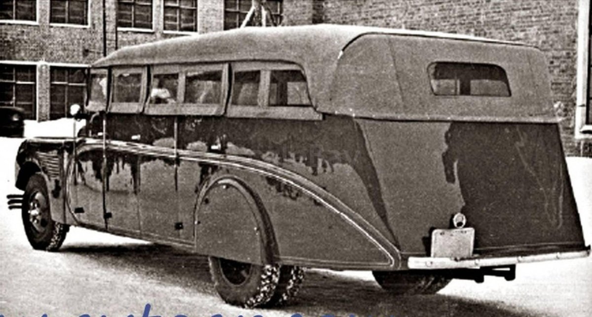 Экспериментальный автобус Нати на шасси ЗИС‑8