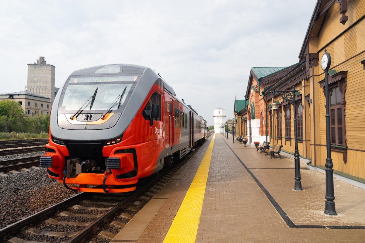 Дизель поезд