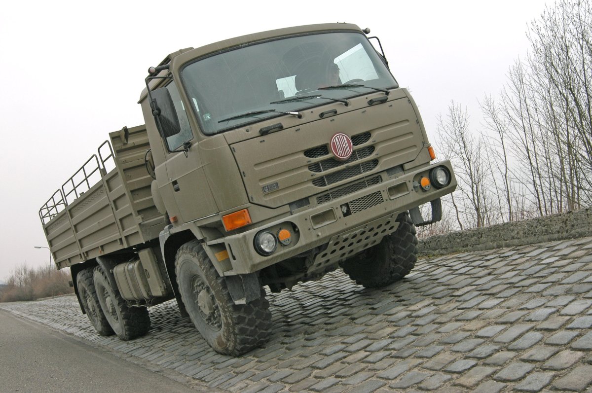 Tatra t815 бортовой