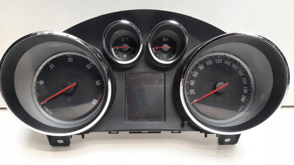 Приборная панель Opel Astra j