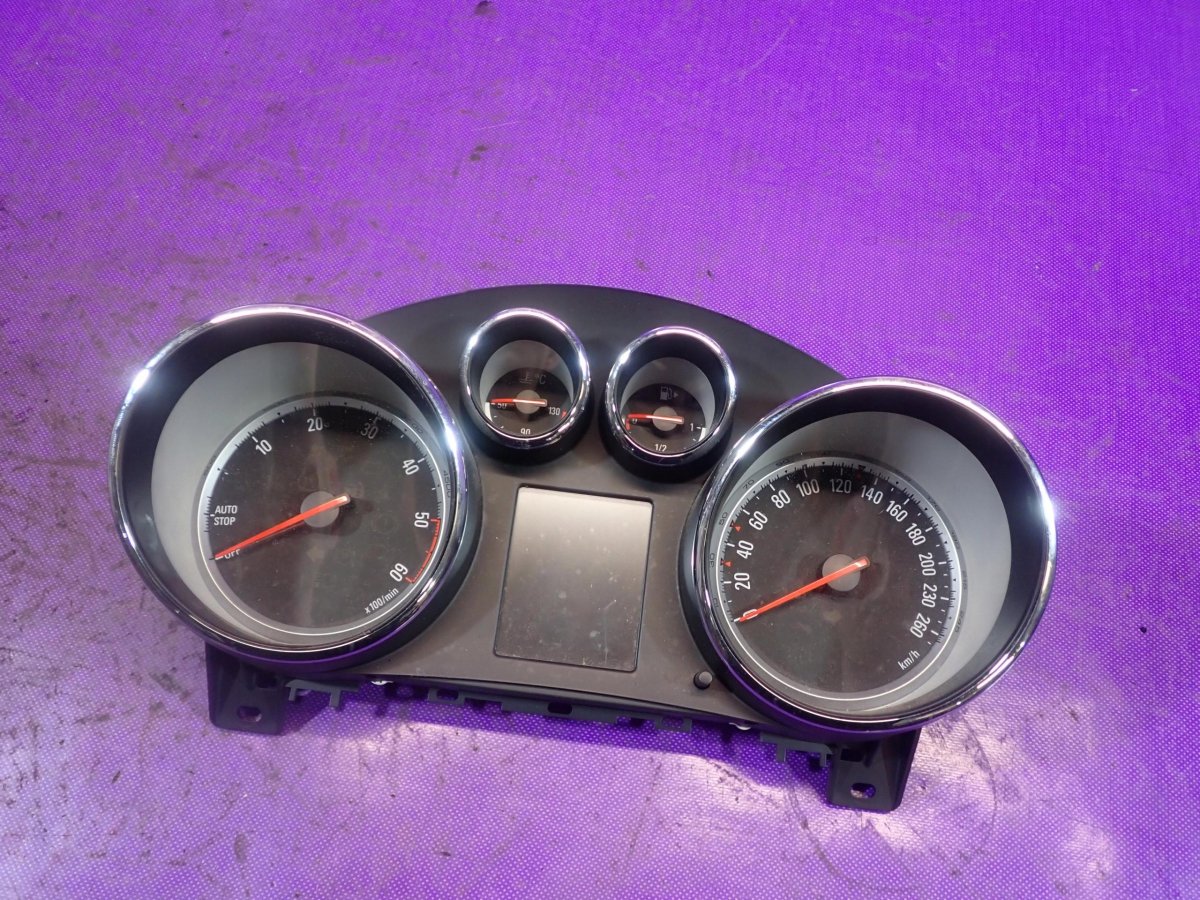 Щиток приборов Опель Астра j